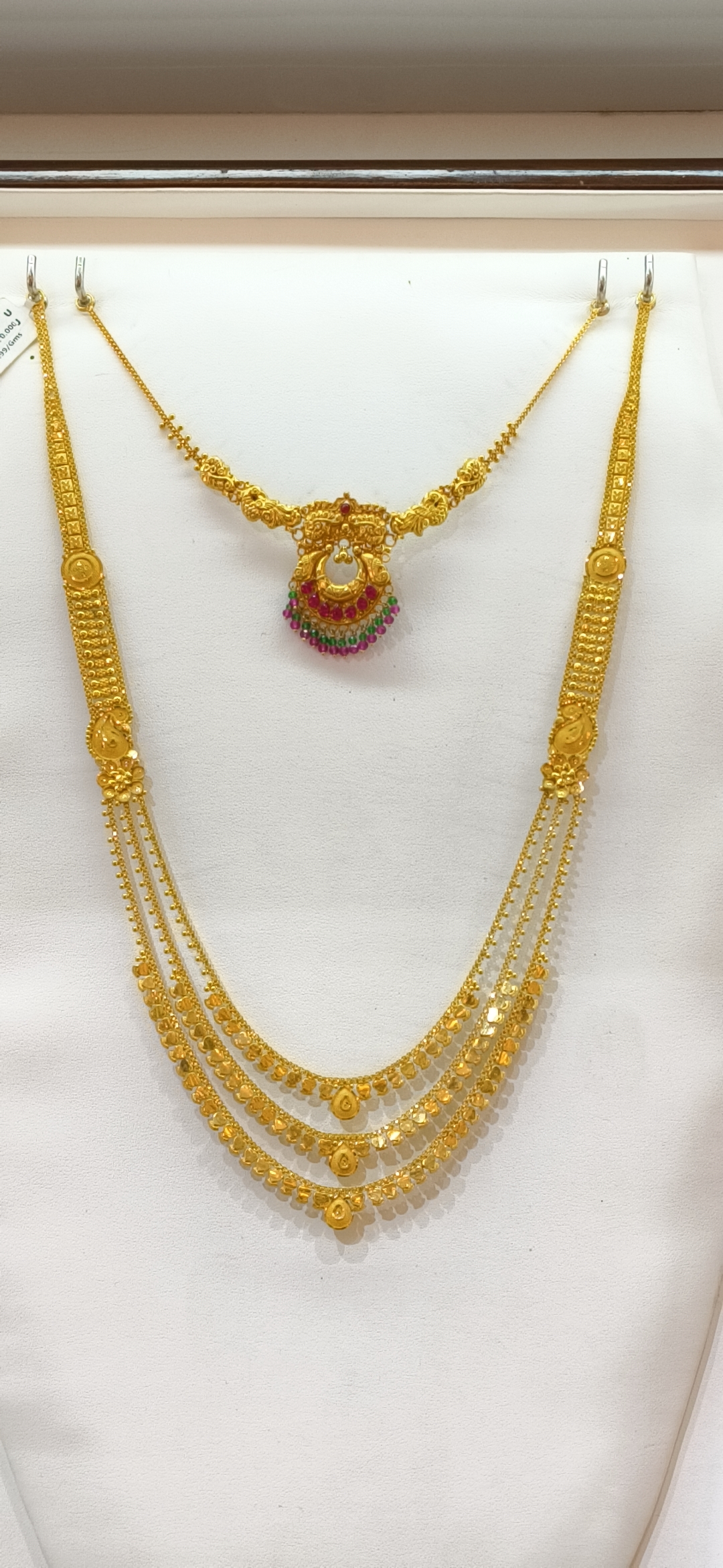 Twin floral gold necklace design